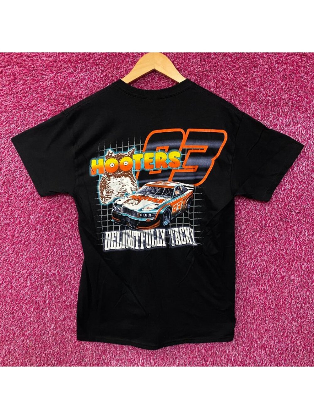 Ripple Junction Hooters 83 Graphic T-Shirt Medium
